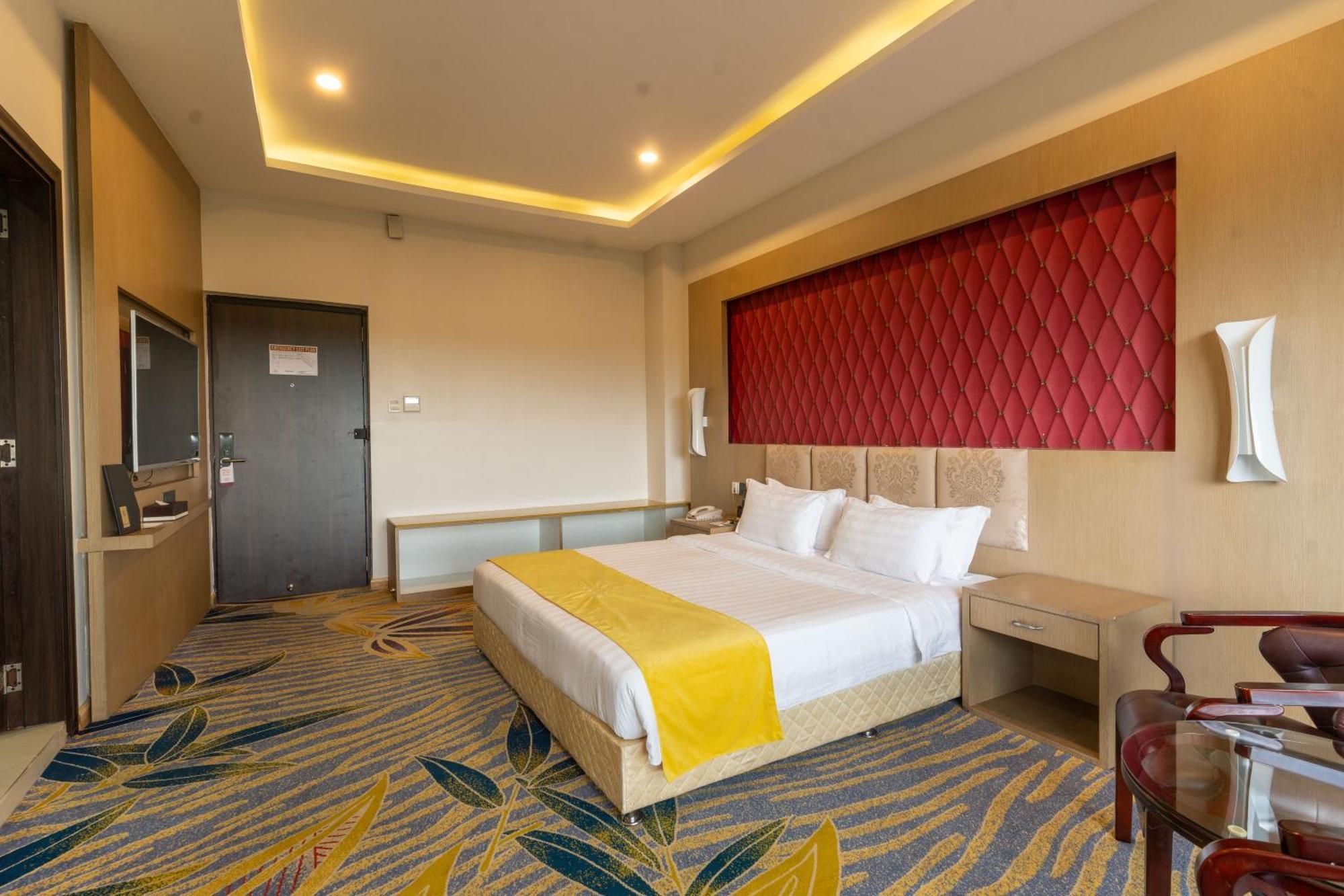 Hotel Mechi Crown Kakarvitta Exterior photo